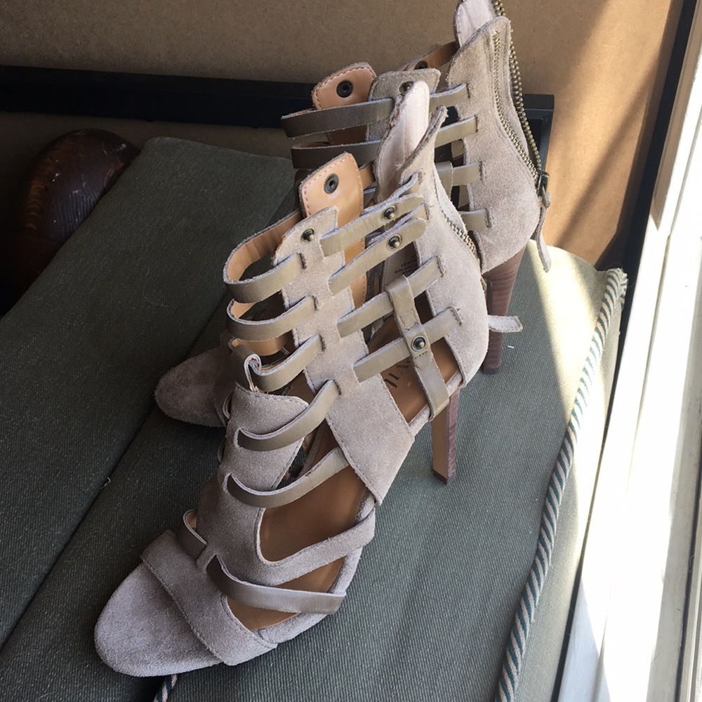 NWOT Taupe strappy stacked heels
